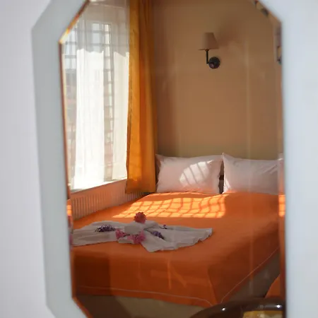 Megas Hotel 3*