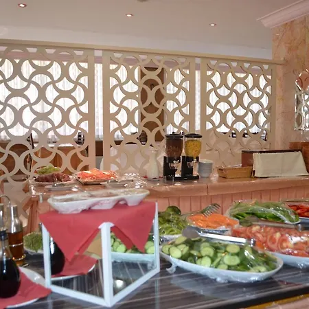 Megas Ξενοδοχείο 3*