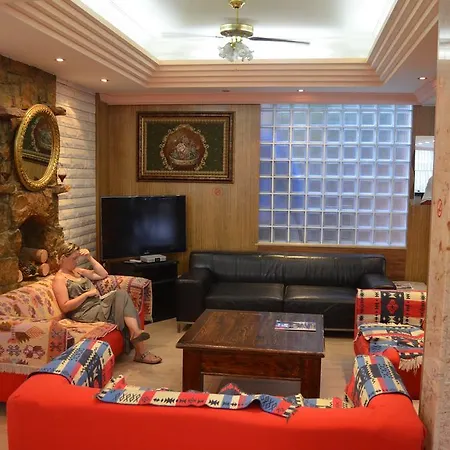 Megas Ξενοδοχείο